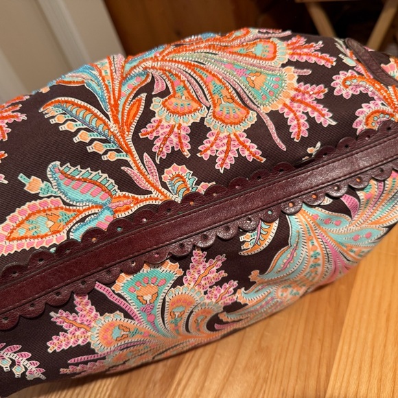 Isabella Fiore gorgeous colors and amazing leather work…detailed beading. - Picture 6 of 7